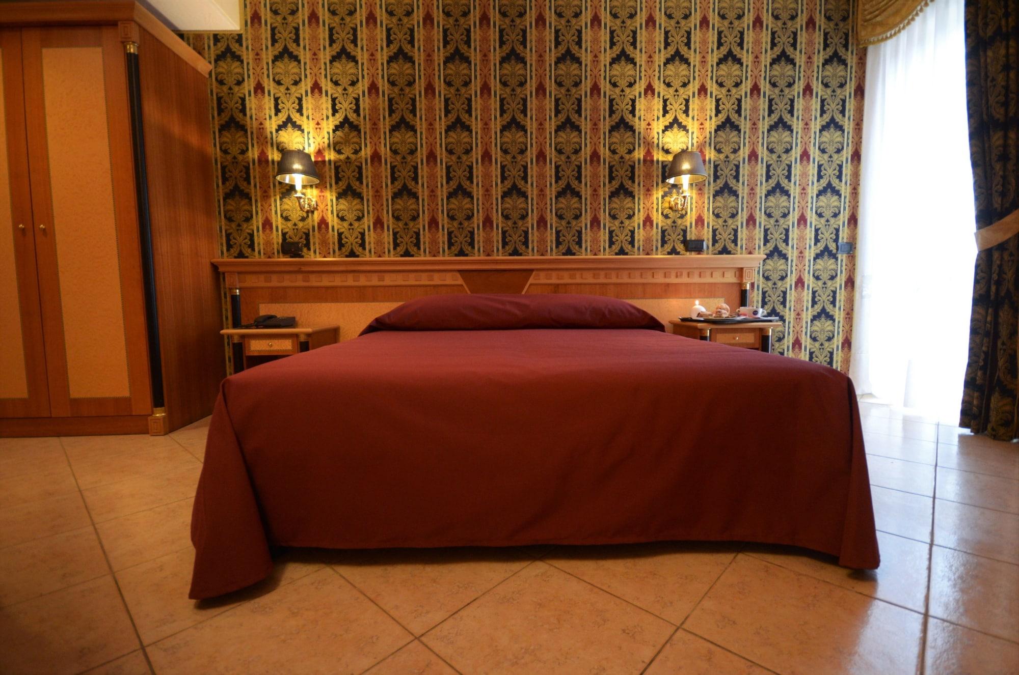 San Giovanni Rotondo Palace - Alihotels Extérieur photo