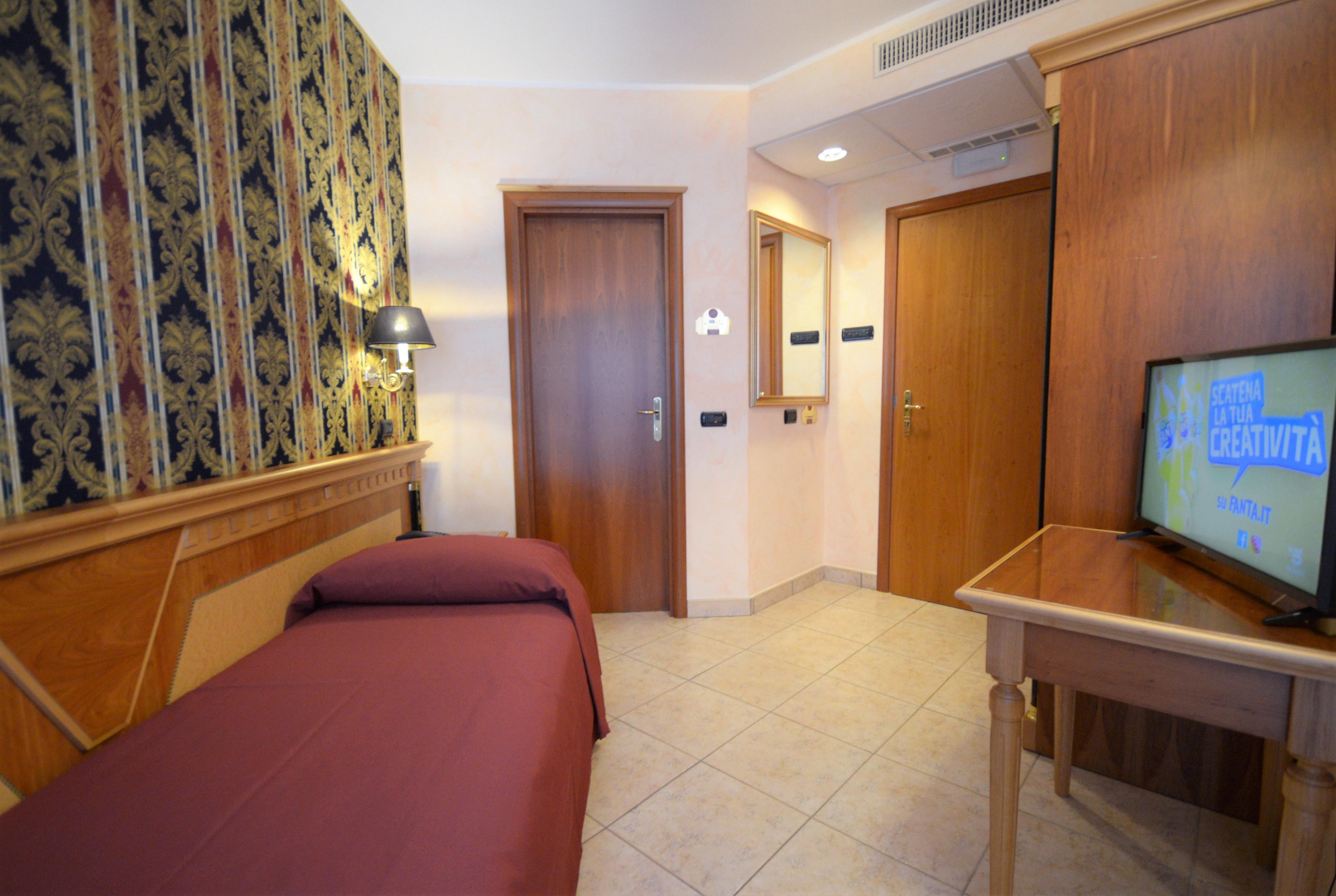 San Giovanni Rotondo Palace - Alihotels Extérieur photo