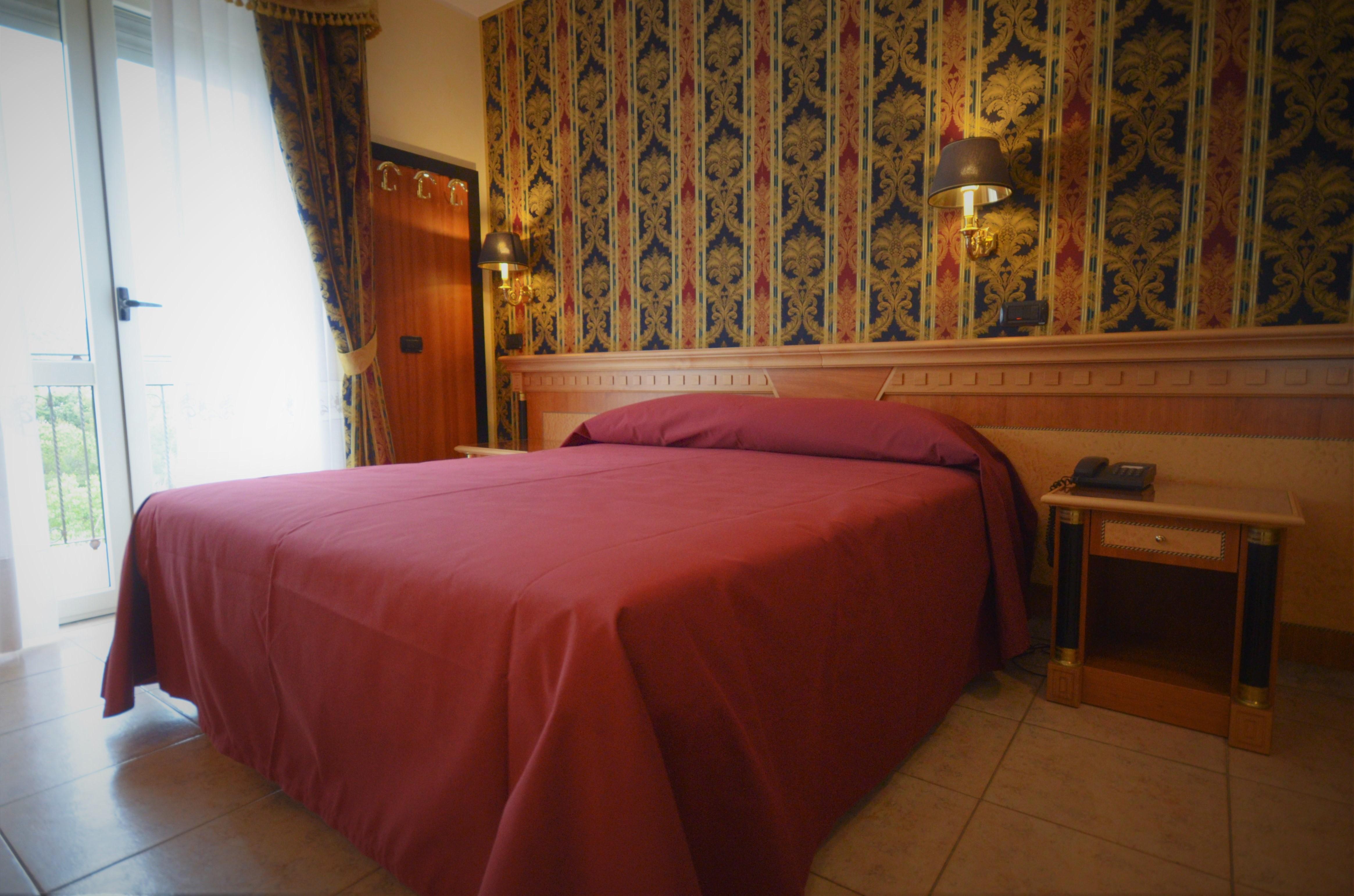 San Giovanni Rotondo Palace - Alihotels Extérieur photo
