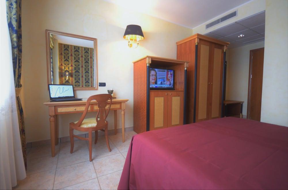 San Giovanni Rotondo Palace - Alihotels Extérieur photo