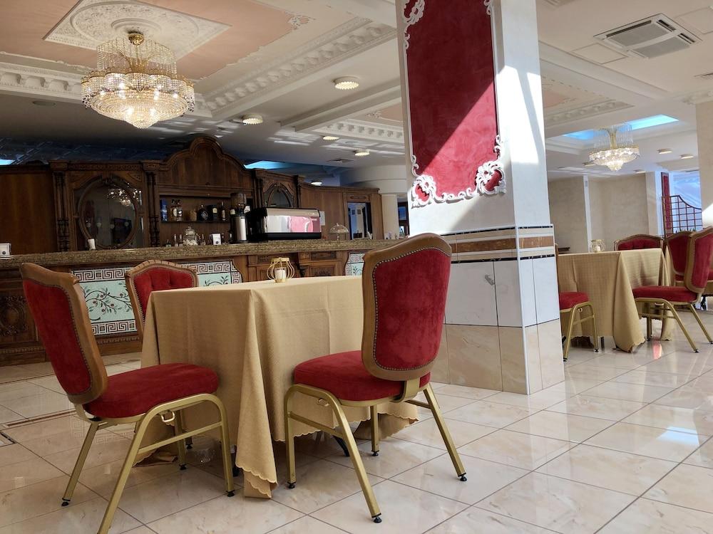 San Giovanni Rotondo Palace - Alihotels Extérieur photo