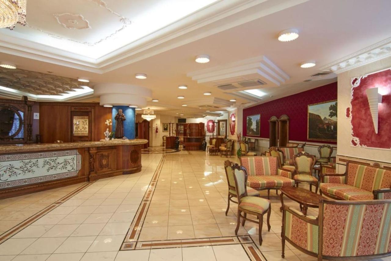 San Giovanni Rotondo Palace - Alihotels Extérieur photo