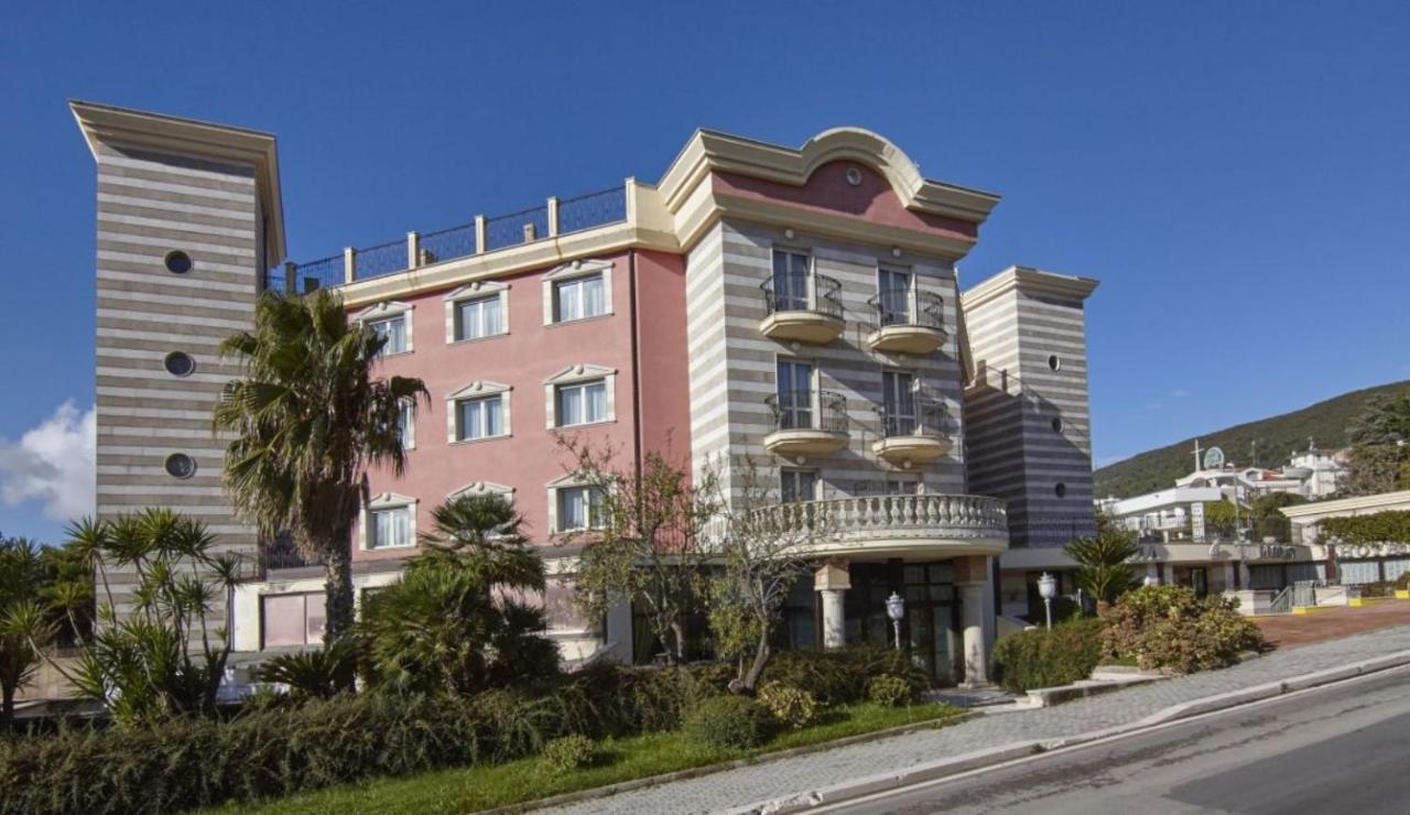 San Giovanni Rotondo Palace - Alihotels Extérieur photo
