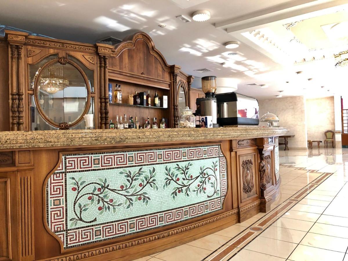 San Giovanni Rotondo Palace - Alihotels Extérieur photo