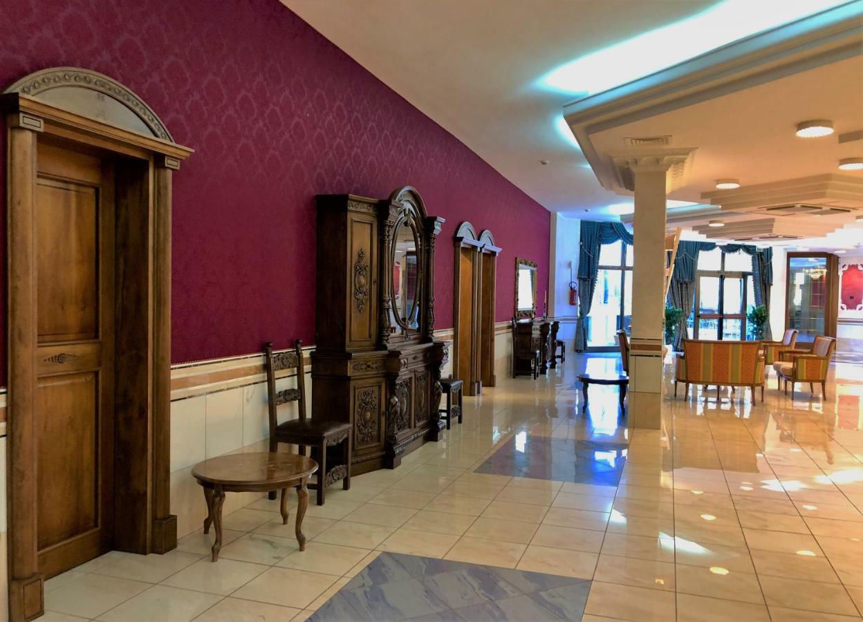 San Giovanni Rotondo Palace - Alihotels Extérieur photo